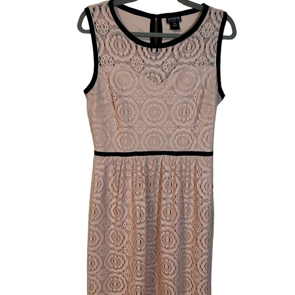 Enfocus Studio Dresses & Skirts - An Enfocus Studio lace dress in size 12